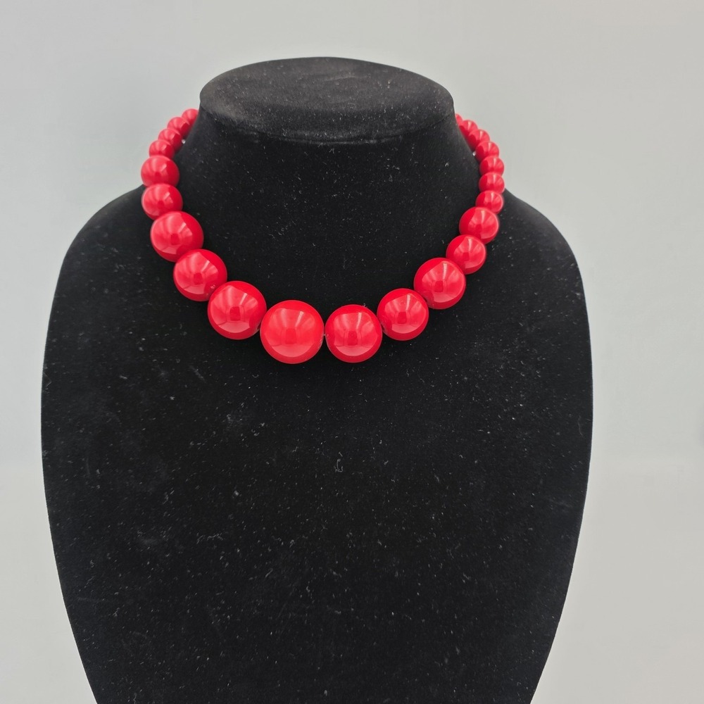 Chunky Red Bead Statement Necklace Vintage Retro Big Bold Graduated 16"